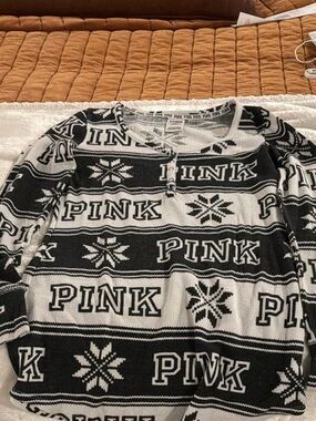 PINK Victoria's Secret Black and White Logo Knit Crew Sweater